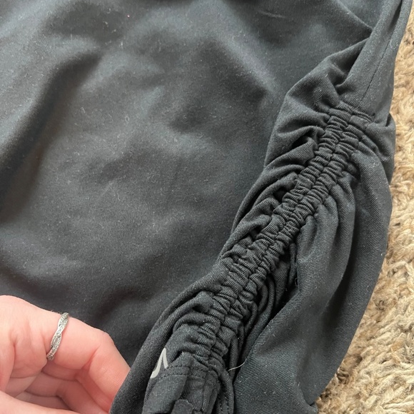 GapFit womens brushed tech jersey long sleeve black ruched athletic top size XS - Picture 3 of 5